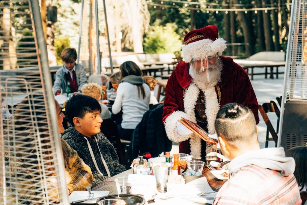 Conéctate con otros amantes de los viajes y comparte tus aventuras digitales