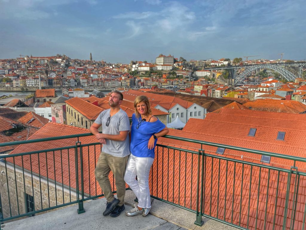 Descubre destinos de ensueño a través de nuestras experiencias virtuales en línea