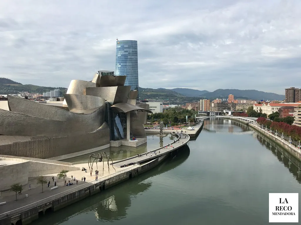 Descubre el Museo Guggenheim Bilbao desde tu sofá
