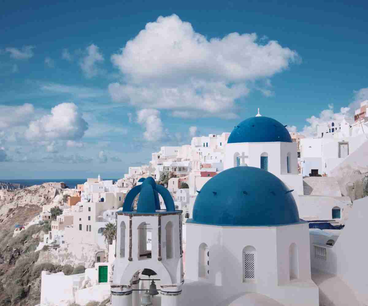 Descubre la belleza de las islas griegas en un viaje en línea