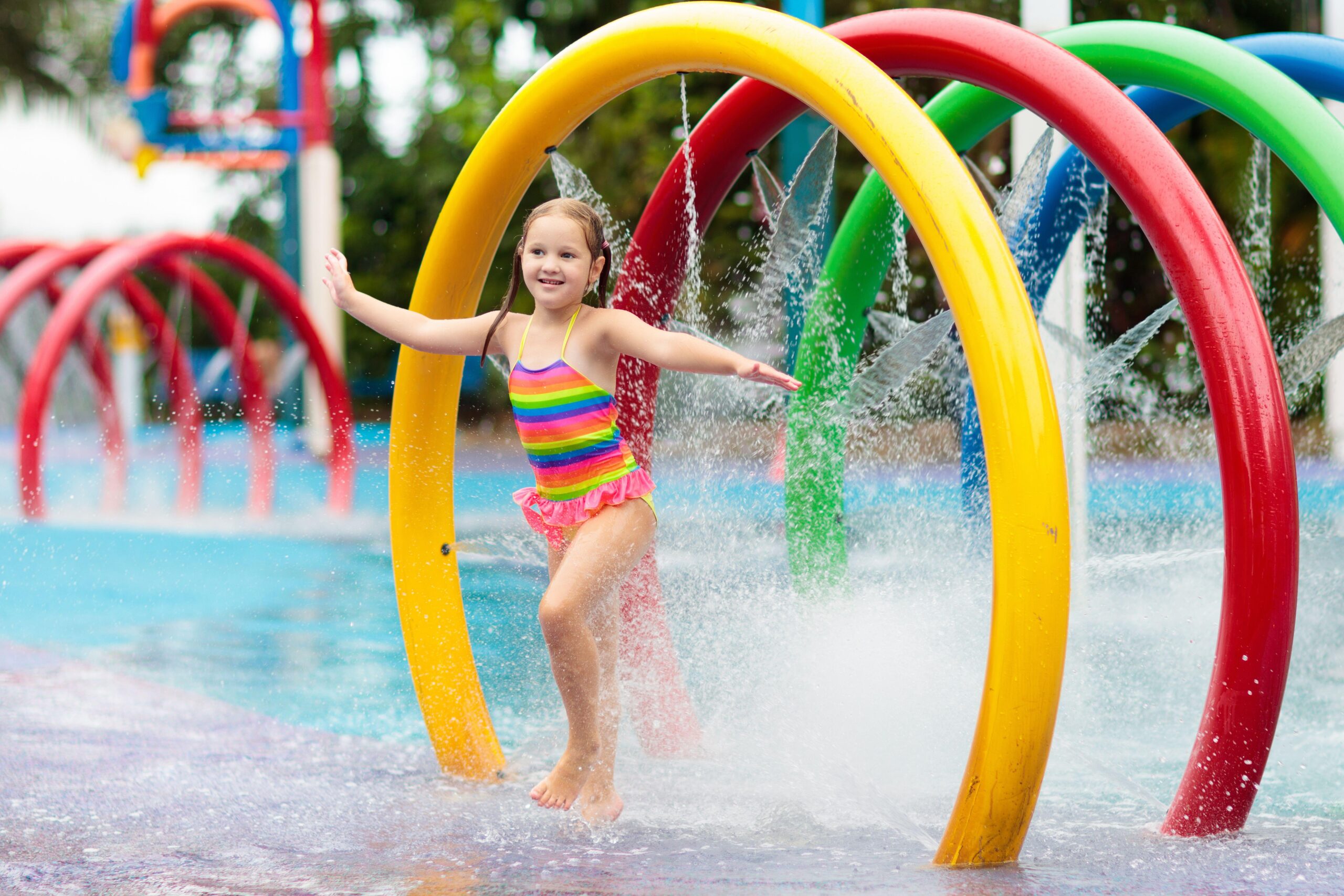 Explora la fascinante historia de los parques temáticos: tours virtuales por los parques de atracciones más famosos