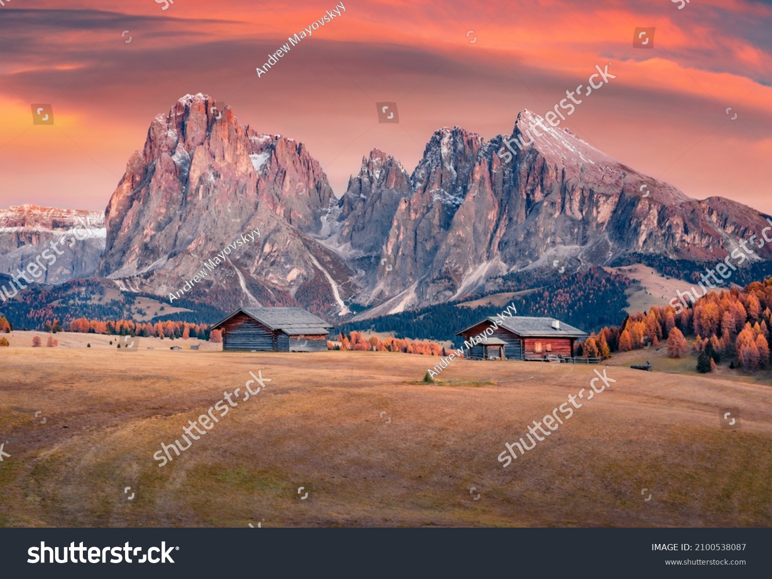 Explora los majestuosos paisajes de los Alpes en un tour virtual