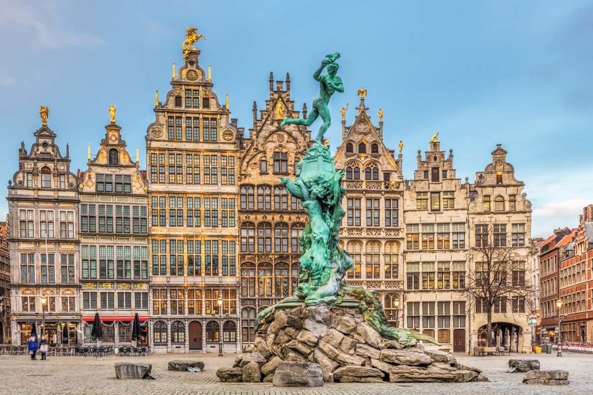 Viaja al pasado con nuestras grabaciones históricas de monumentos famosos