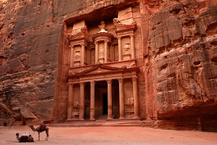 Viaja al pasado y explora la antigua ciudad de Petra desde tu dispositivo