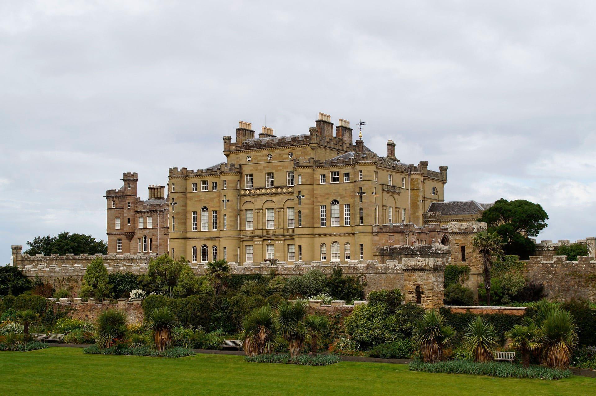 Visita los impresionantes castillos de Escocia en un recorrido virtual